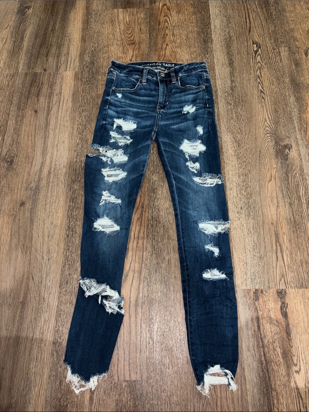 American Eagle Outfitters Dark Blue Distressed Skinny Jeans size 2